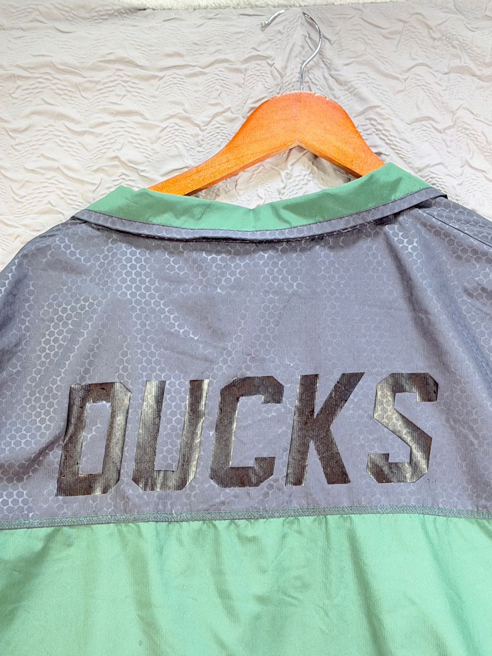 Oregon Ducks Colosseum Athletics Mens XL Lightweight Windbreaker Pullover Jacket - Picture 4 of 10